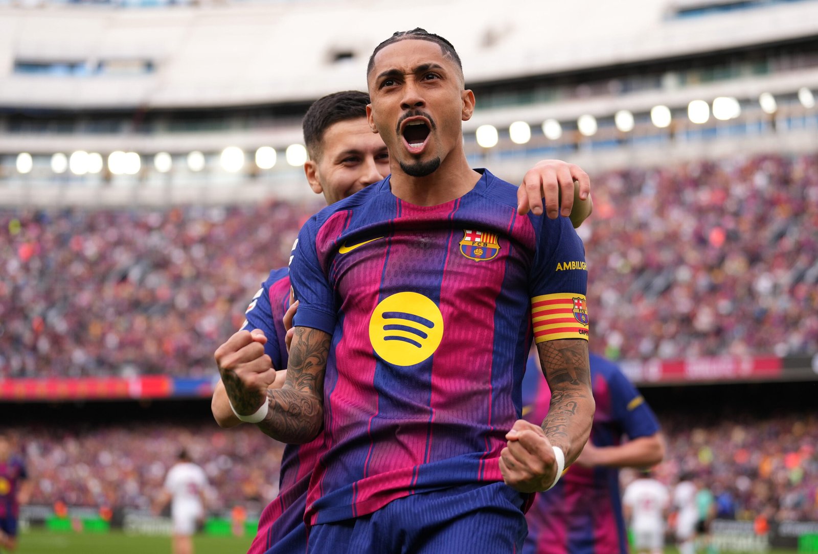 Barcelona Thrills Fans with Stunning 5