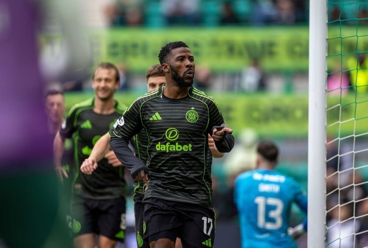 &ldquo;Take it in&rdquo; &ndash; Former Everton midfielder weighs in on Iheanacho&rsquo;s limited minutes at Celtic