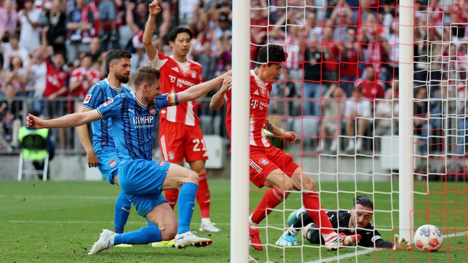 Bayern Munich's Late Equalizer: 100th-Minute Own Goal Sends Thrilling Clash Against Heidenheim to a Dramatic 3